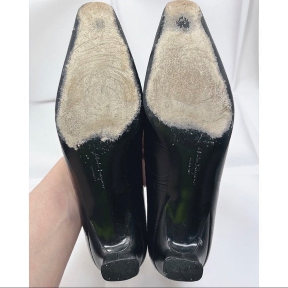 Salvatore Ferragamo Sz 6.5 AA Black Logo Horseshoe Embossed Square Toe Pumps - Picture 12 of 12